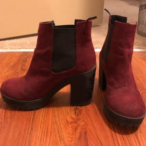 Divided Red Block Heel Platform Chelsea Boots